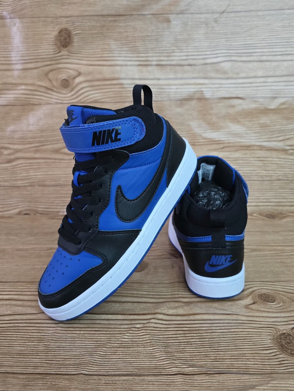 Nike Court Borough Mid ll